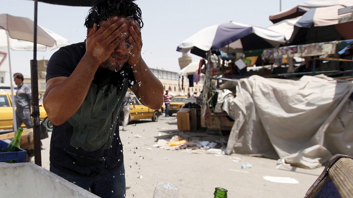 فیلم| راهکار مردم عراق برای فرار از گرما
