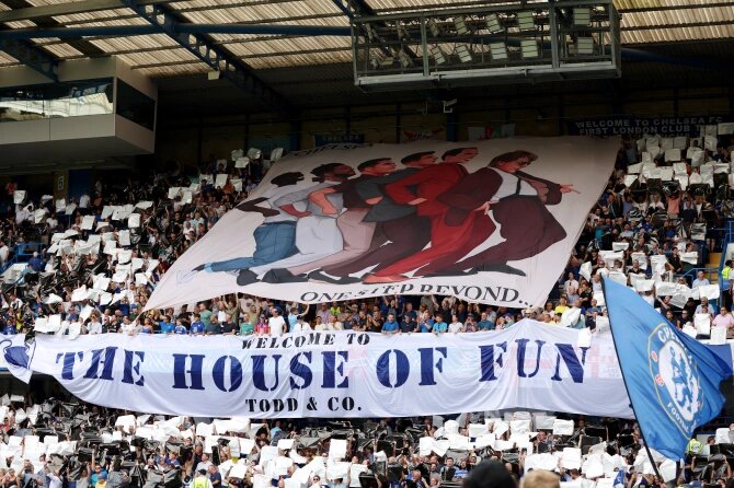 حمله هواداران به همسر ستاره آبیها/عکس حمله هواداران به همسر ستاره آبیها/عکس