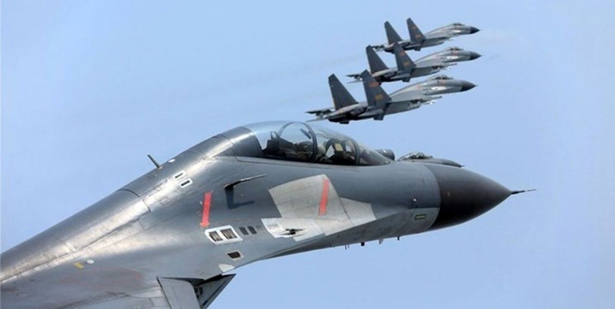 مانور‌های متهورانه جنگنده‌های چین مقابل دیدگان ژنرال‌های آمریکا