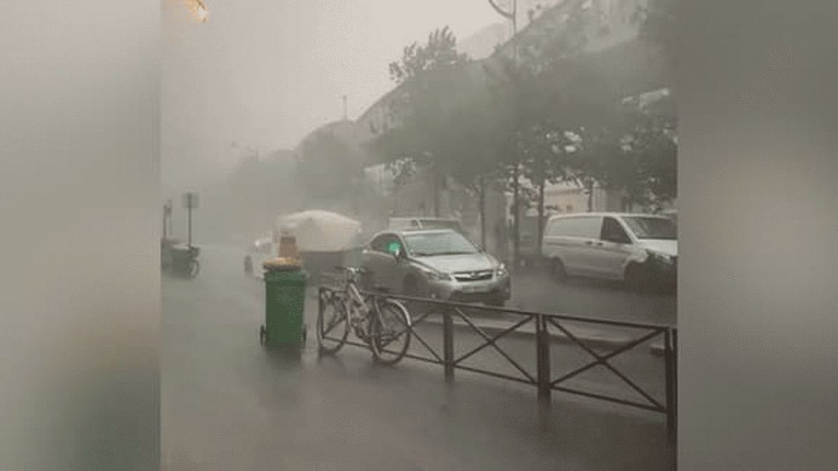 فیلم| آبگرفتگی معابر شهر پاریس در اثر باران و طوفان