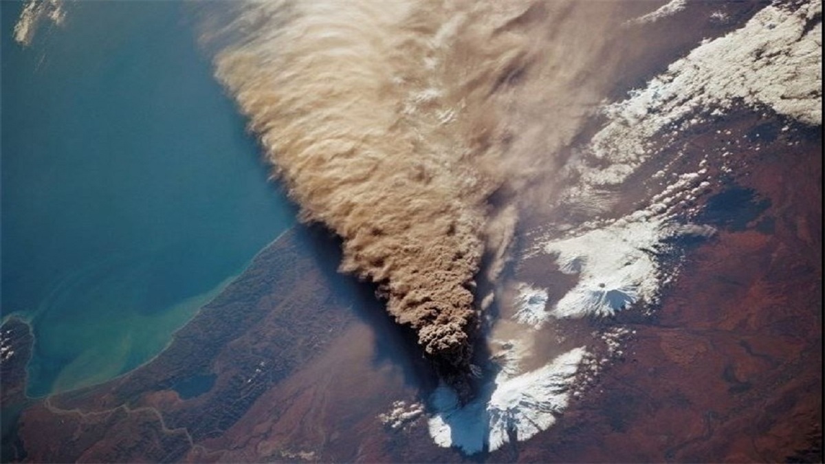 فیلم| فوران یک آتشفشان از فضا