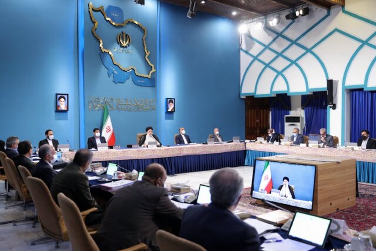 رئیسی: از پیگیری حقوق مردم کوتاه نخواهیم آمد
