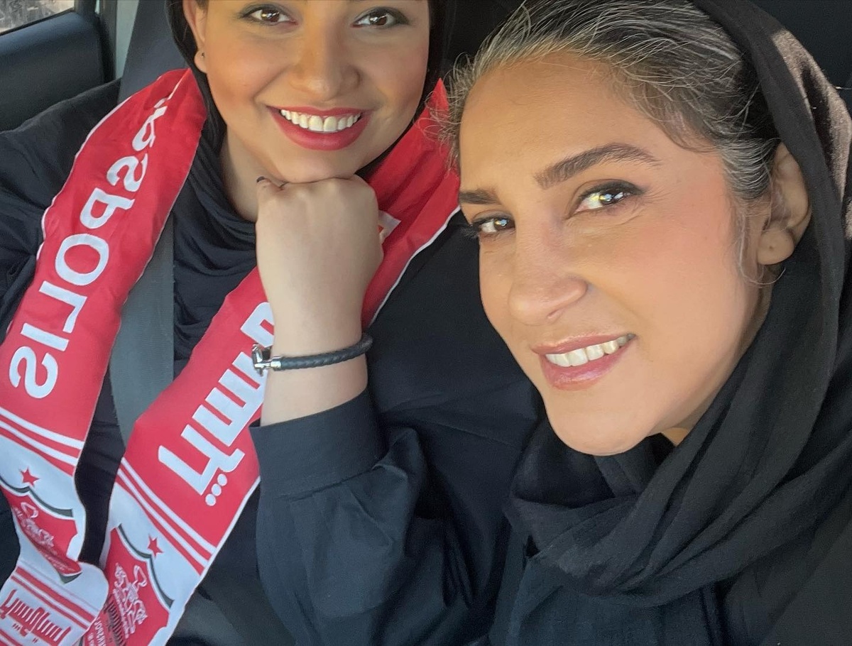 دختر مهراب قاسم خانی پرسپولیسی دو آتیشه در ورزشگاه آزادی