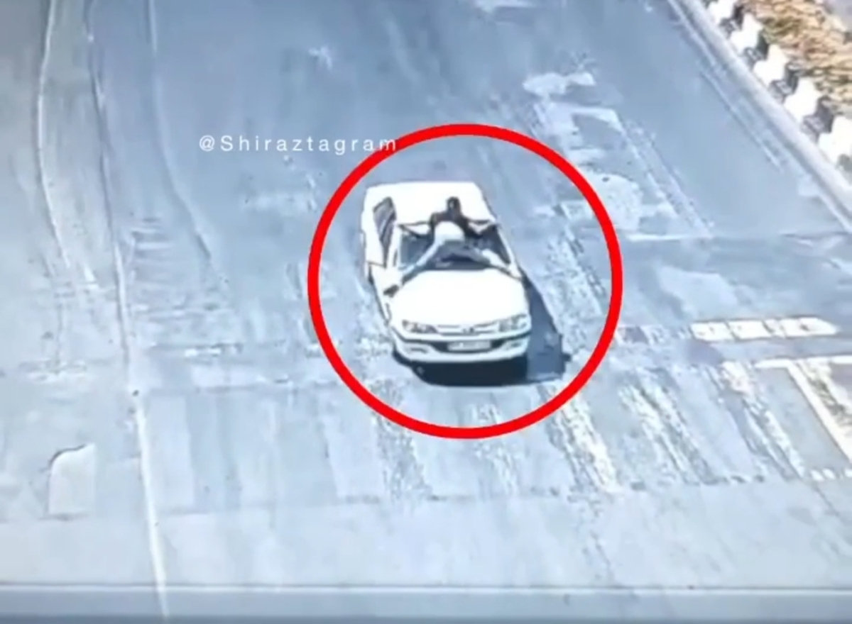 فیلم| حرکت جنون‌آمیز یک شهروند در شیراز؛ خوابیدن روی ماشین در اتوبان