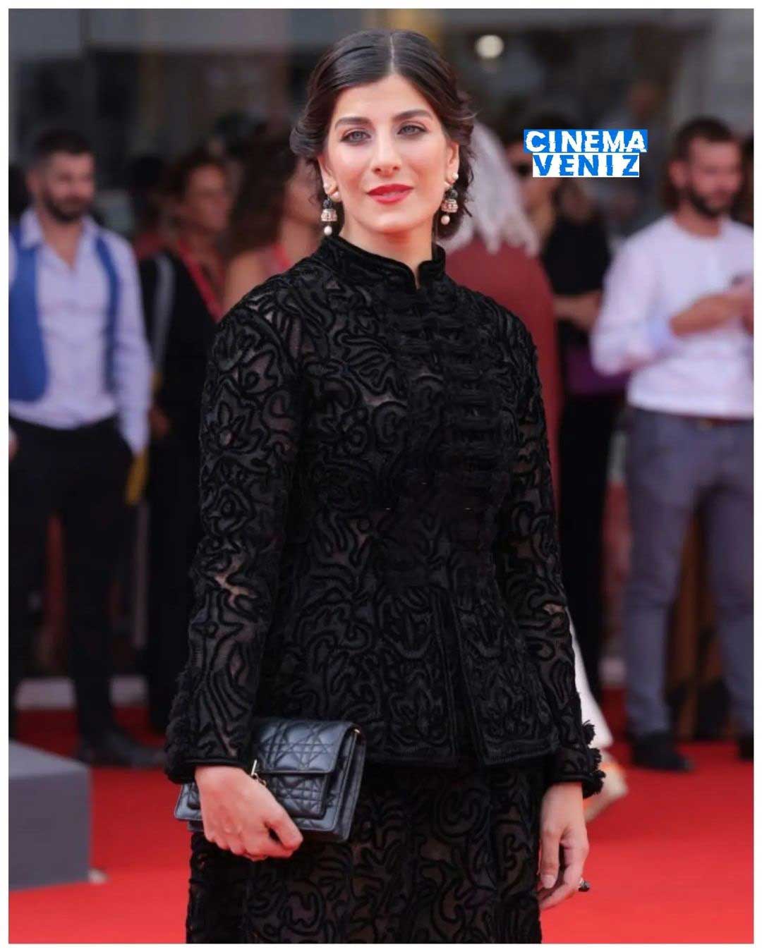 استایل خاص «مینا کاوانی» روی فرش قرمز ونیز