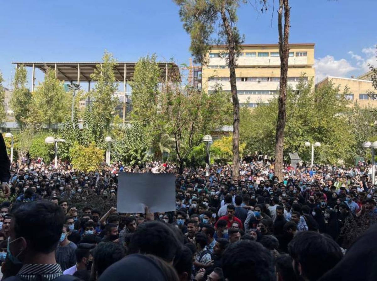 تصاویر| تجمع در دانشگاه‌ها و برخی شهرهای ایران در پی درگذشت «مهسا امینی»