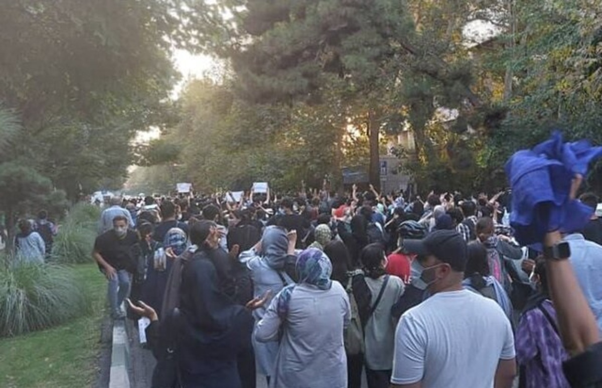 روایت ها از تجمع اعتراضی در تهران