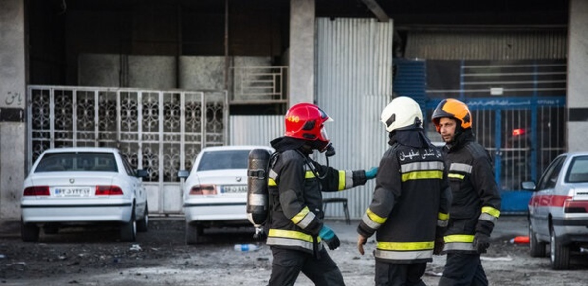 آتش سوزی یک انبار کالا در کرمان