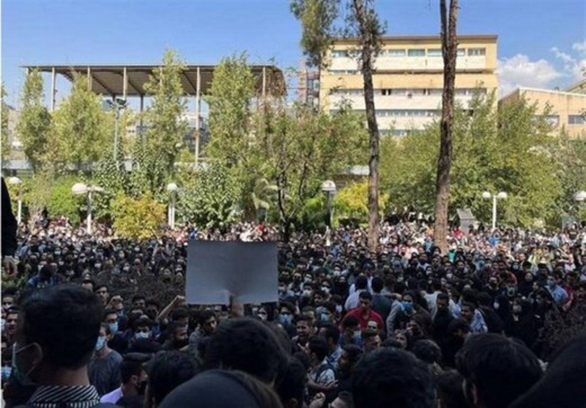 فیلم| واکنش معاون فرهنگی دانشجویی دانشگاه فردوسی به هو شدن از سوی دانشجویان معترض