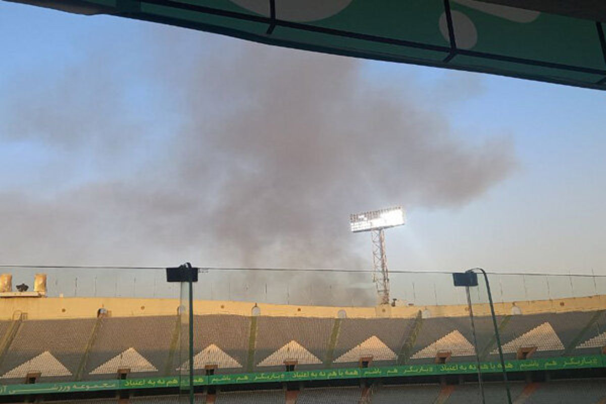 آتش سوزی اطراف ورزشگاه آزادی