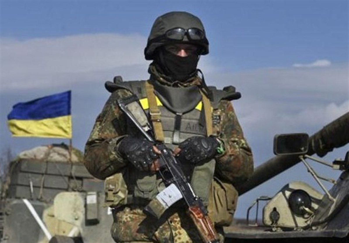 فیلم| لحظه ساقط کردن موشک نقطه‌زن روسیه توسط سرباز اوکراینی
