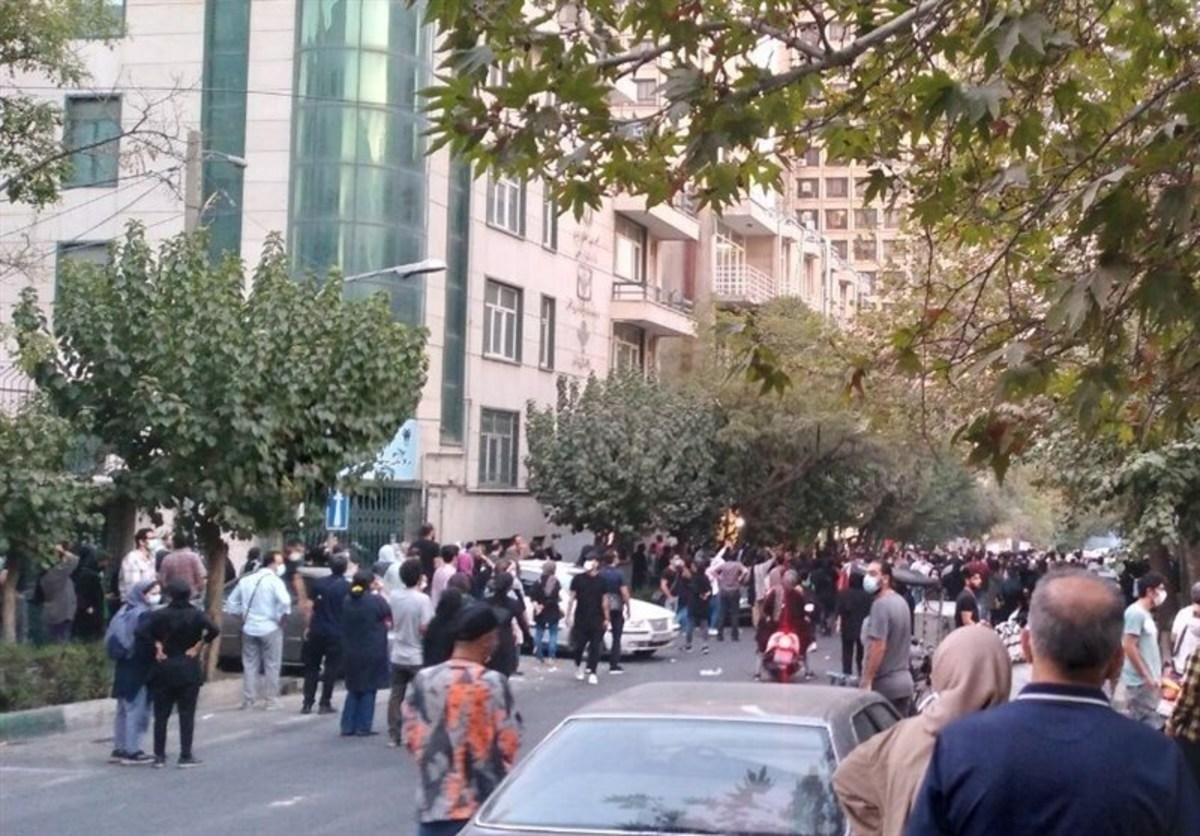 در تهران ۳۰۰۰ نفر بازداشت شدند/ ۳۶۰ زن و ۲۰۰ دانش‌آموز در بین زندانیان/ شرایط استانداردی ندارند| ترکیب سنی بازداشتی‌ها