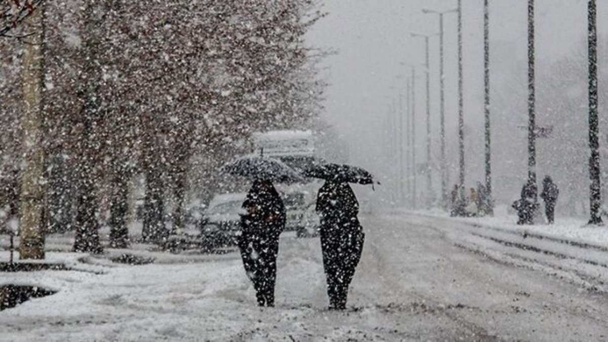 هواشناسی ۱۴۰۱/۰۷/۲۹؛ آغاز بارش برف و باران در ۱۳ استان