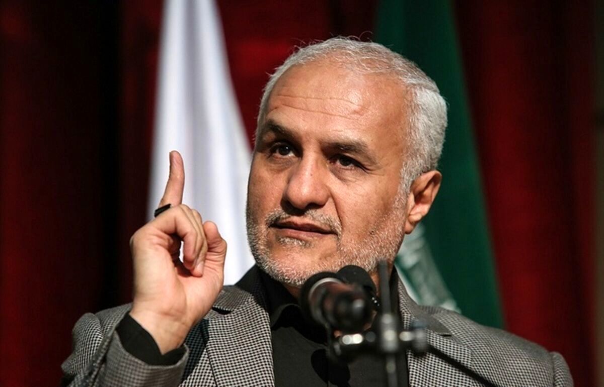 فیلم| حمله حسن عباسی به علی کریمی، مهران مدیری، سردار آزمون و ... فیلم| حمله حسن عباسی به علی کریمی، مهران مدیری، سردار آزمون و ...