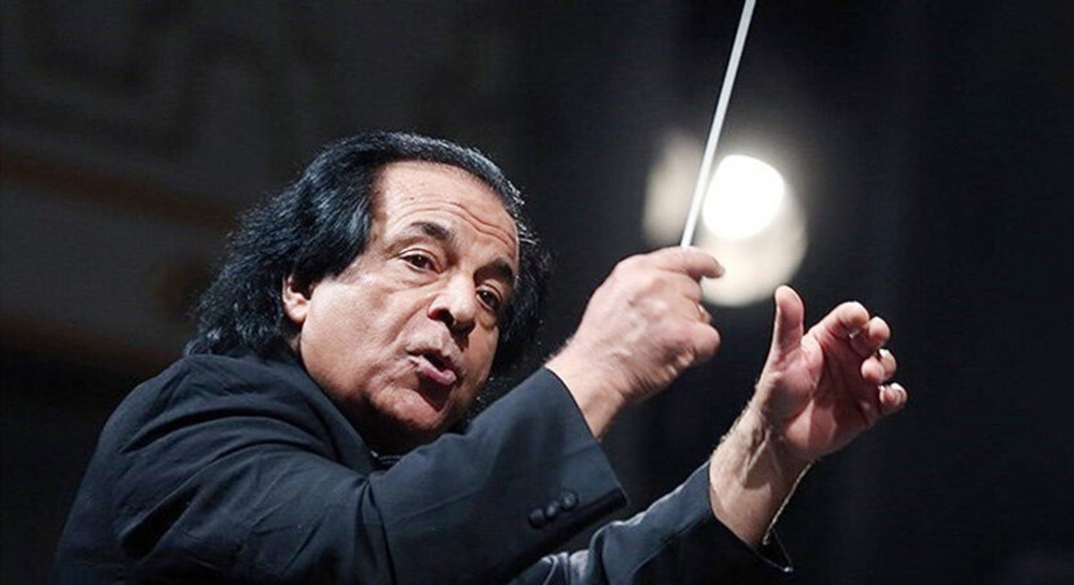 رهبر ارکستر و خواننده ایرانی روی صحنه مشهورترین سالن اپرای جهان