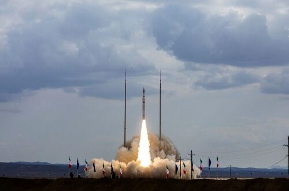 فیلم| لحظه پرتاب موفقیت‌آمیز زیرمداری ماهواره بر قائم ۱۰۰