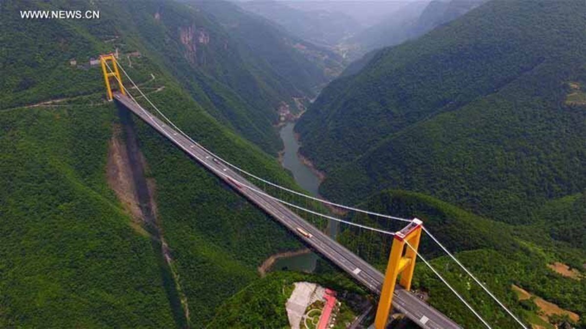 فیلم| مقاومت باورنکردنی پل بدون ستون در چین با حضور کامیونی به وزن ۴۰ تن