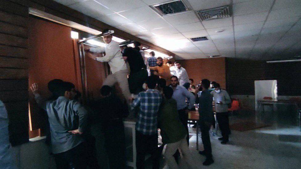 دو تصویر خبرساز از سلف دانشگاه شریف