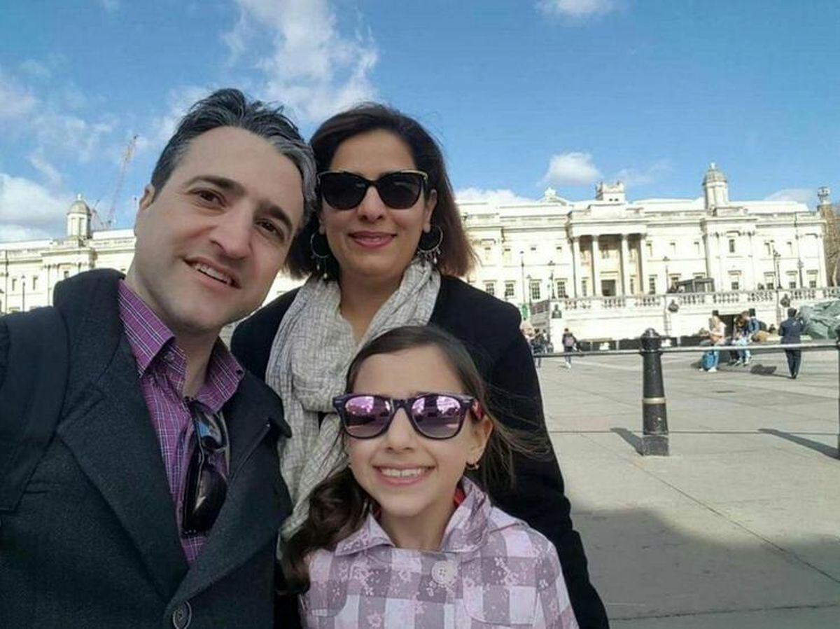 حمله یک روزنامه به حامد اسماعیلیون؛ چون همسر و فرزندش را از دست داده میخواهد کل ایران را به نابودی بکشاند