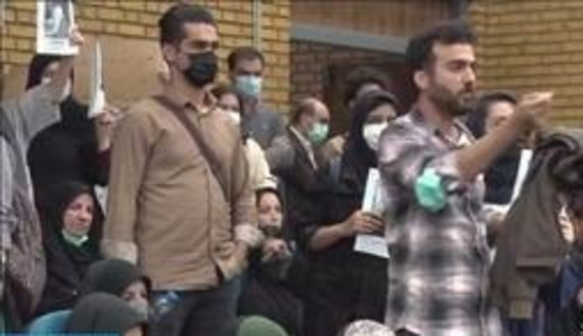 فیلم| اعتراضات کم سابقه دانشجویان در حضور مسئولان دانشگاه تهران