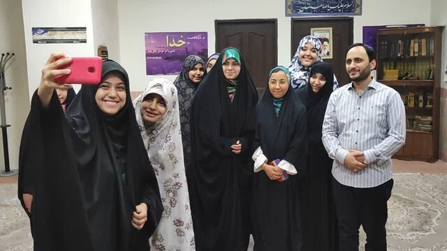 عکس| حضور سرزده بهادری جهرمی در خوابگاه‌های دانشگاه قم