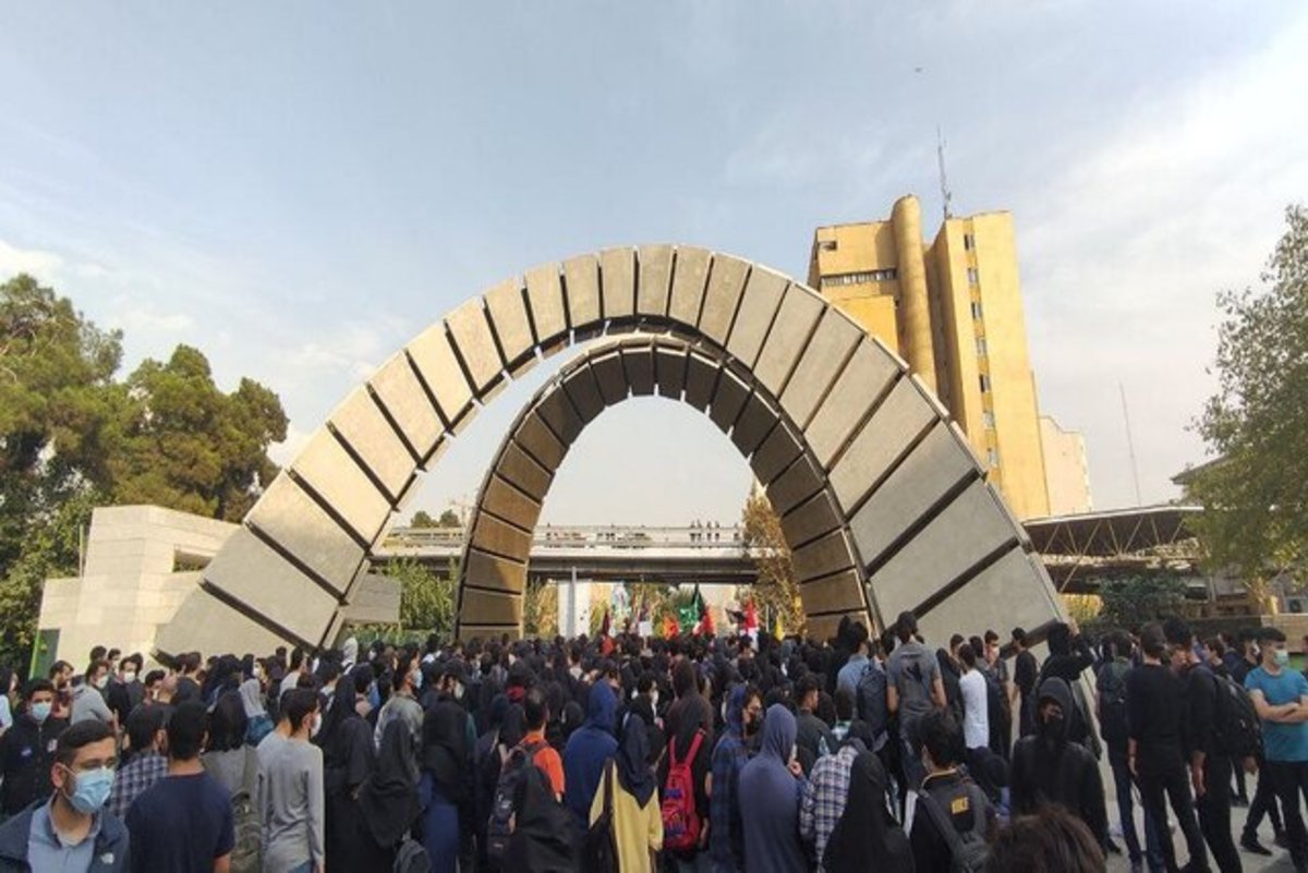 آخرین وضعیت دانشگاه تهران، مشهد و امیرکبیر/ ادامه تجمع دانشجویان در دانشگاه‌ها