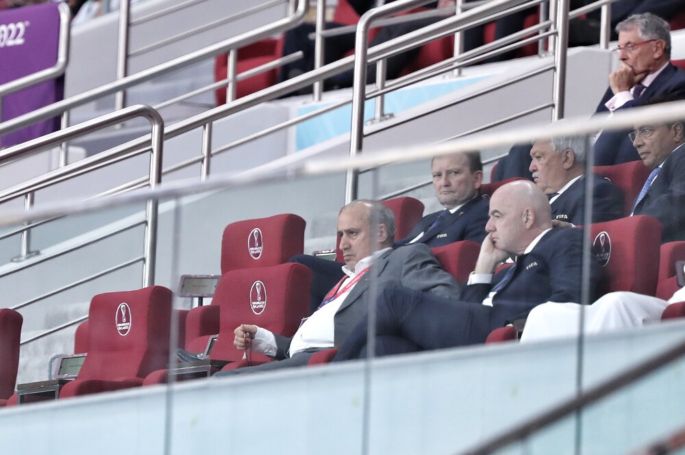 وقتی دنیا روی سر مهدی تاج آوار شد! وقتی دنیا روی سر مهدی تاج آوار شد!