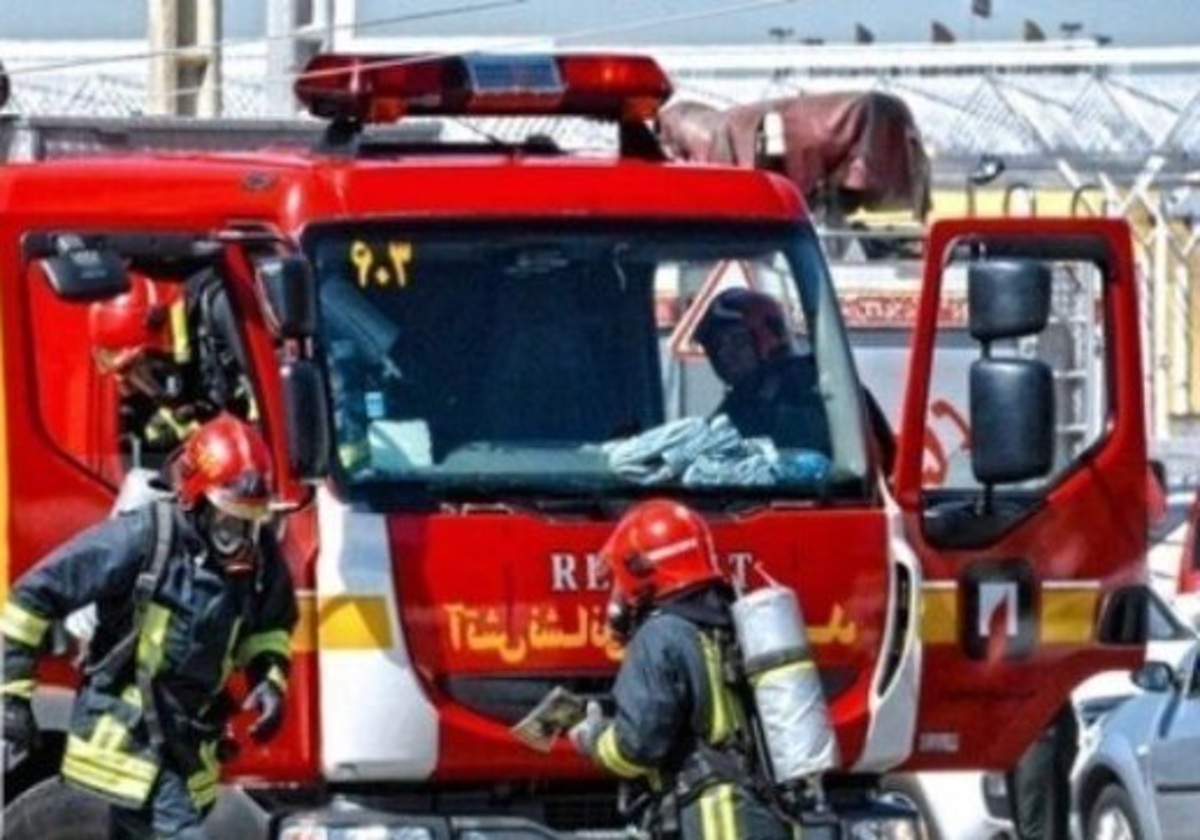 آتش‌سوزی یک فروشگاه زنجیره‌ای و سقوط یک خودرو به دره / ۲ کشته
