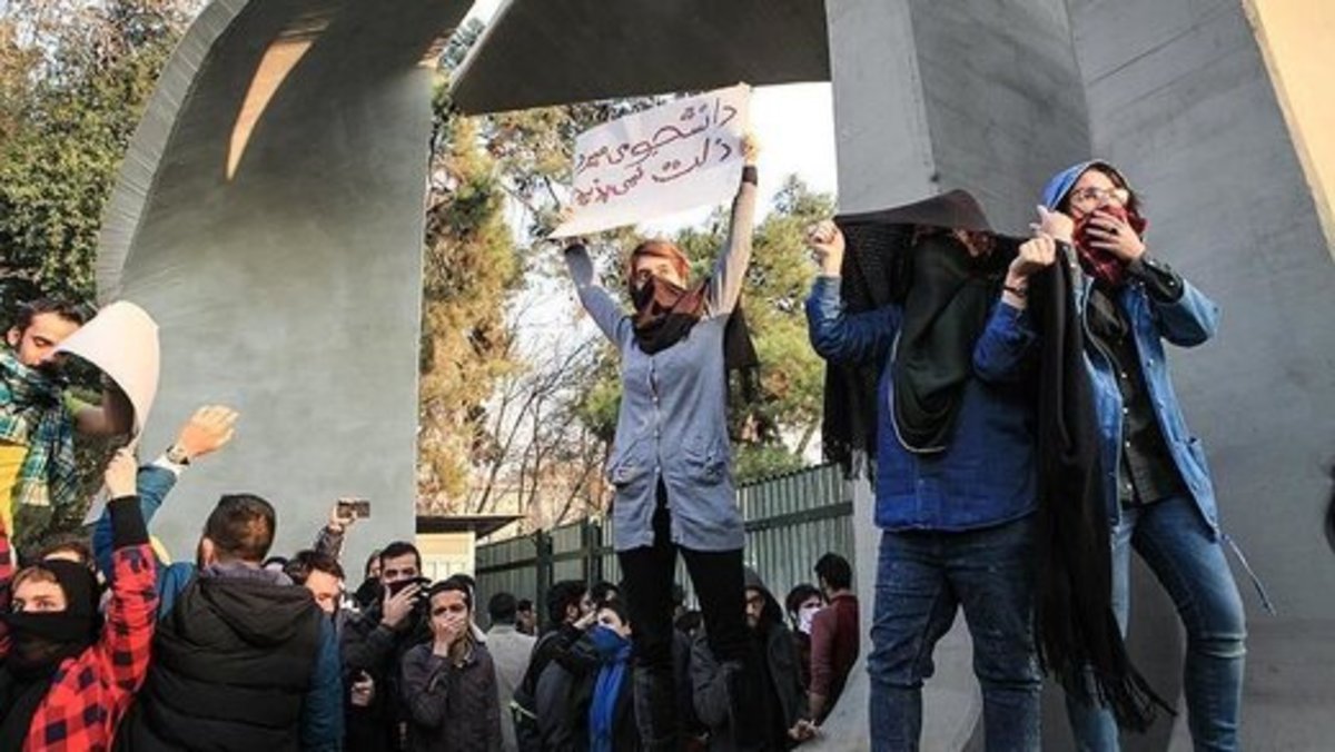 هشدار رئیس دانشگاه امیرکبیر به دانشجویان معترض و احتمال ورود نیروهای امنیتی به دانشگاه