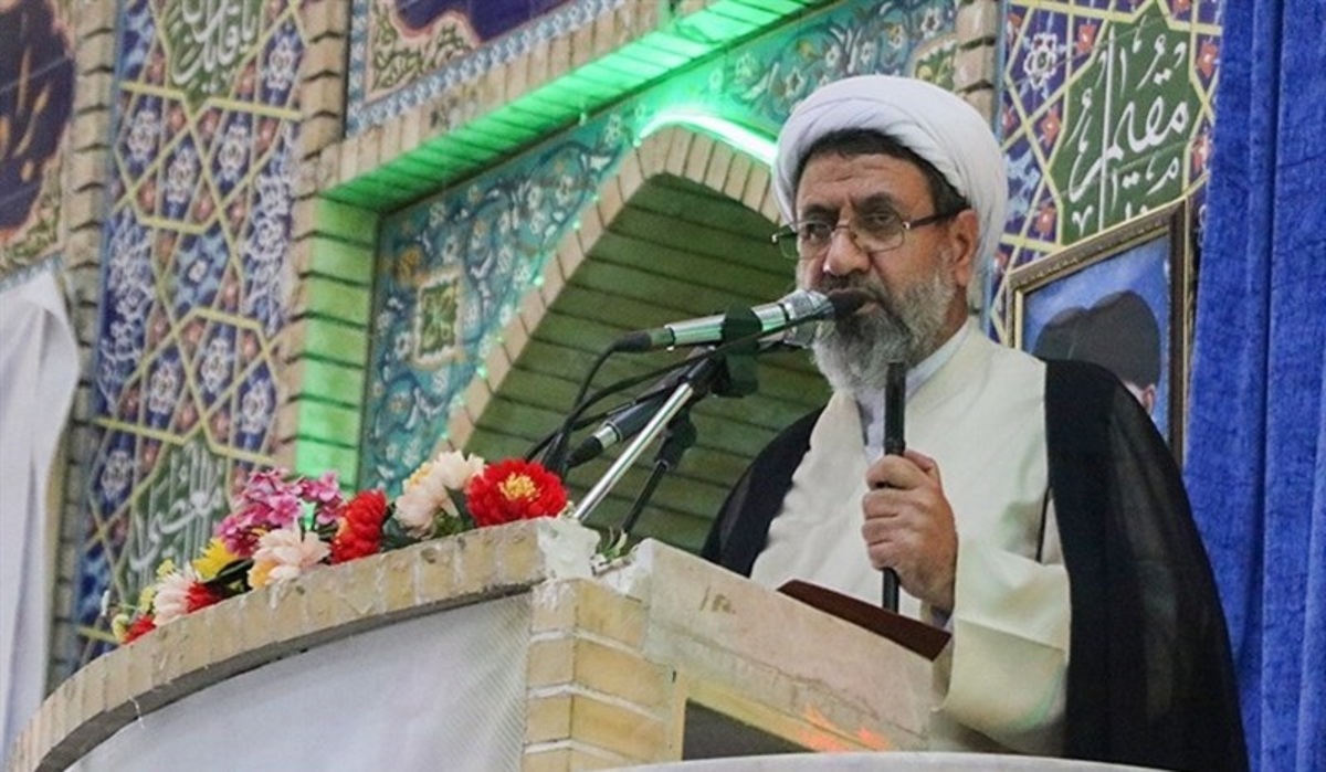 امام جمعه کرمان: در زمان طاغوت علم‌آموزی متوقف بود