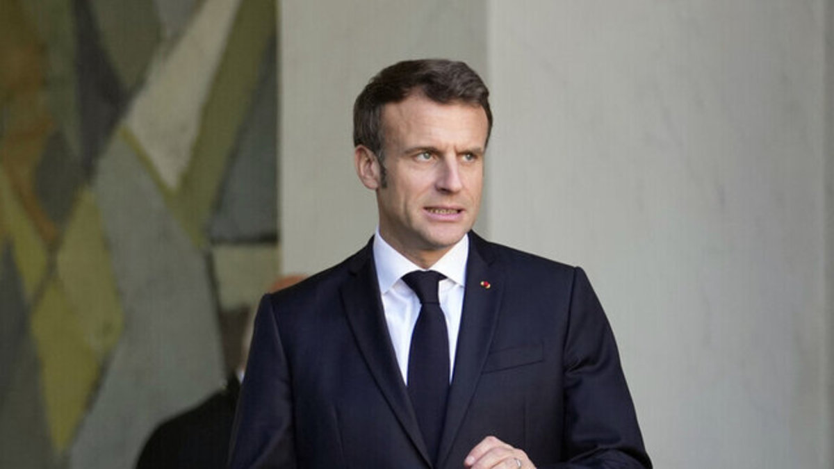 ماکرون: فرانسه در ارسال سلاح به اوکراین، از خطوط قرمز عبور نخواهد کرد