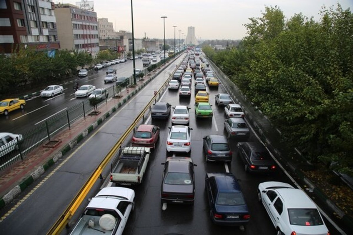 ترافیک سنگین صبحگاهی در دومین روز بارانی پایتخت/ ترافیک در کدام معابر هنوز سنگین است؟