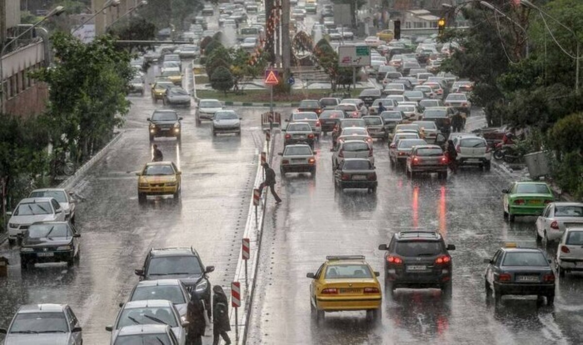 باران، تهران را قفل کرد
