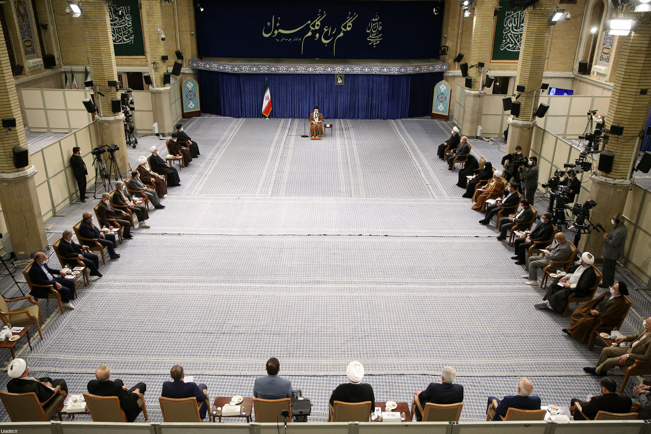 رهبر انقلاب: ساختار باید بازسازی انقلابی شود رهبر انقلاب: ساختار باید بازسازی انقلابی شود