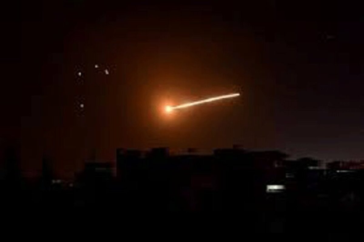 فیلم| مقابله پدافند هوایی سوریه با حمله موشکی اسرائیل