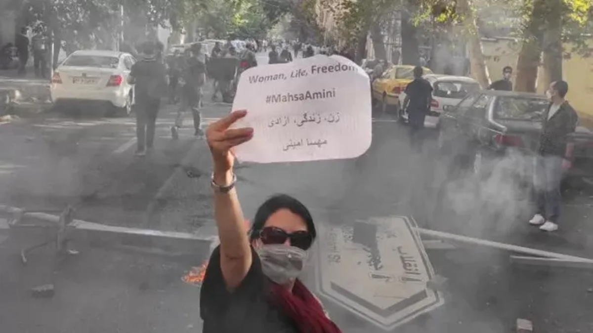 روزنامه جمهوری اسلامی: کسانی که نافرمانی مدنی می‌کنند محارب نیستند