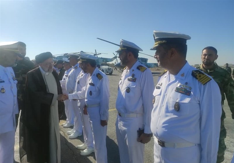 بازدید رئیسی از توانمندیهای نیروی دریایی ارتش بازدید رئیسی از توانمندیهای نیروی دریایی ارتش