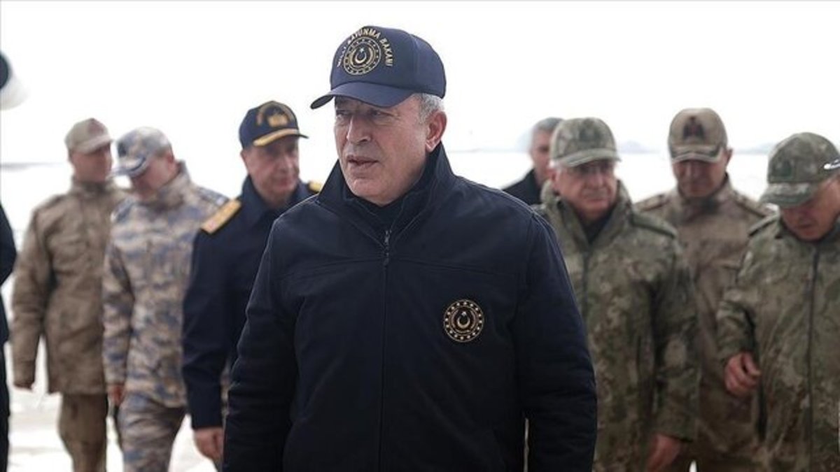 بازدید وزیر دفاع ترکیه از واحد‌های خط مرزی عراق