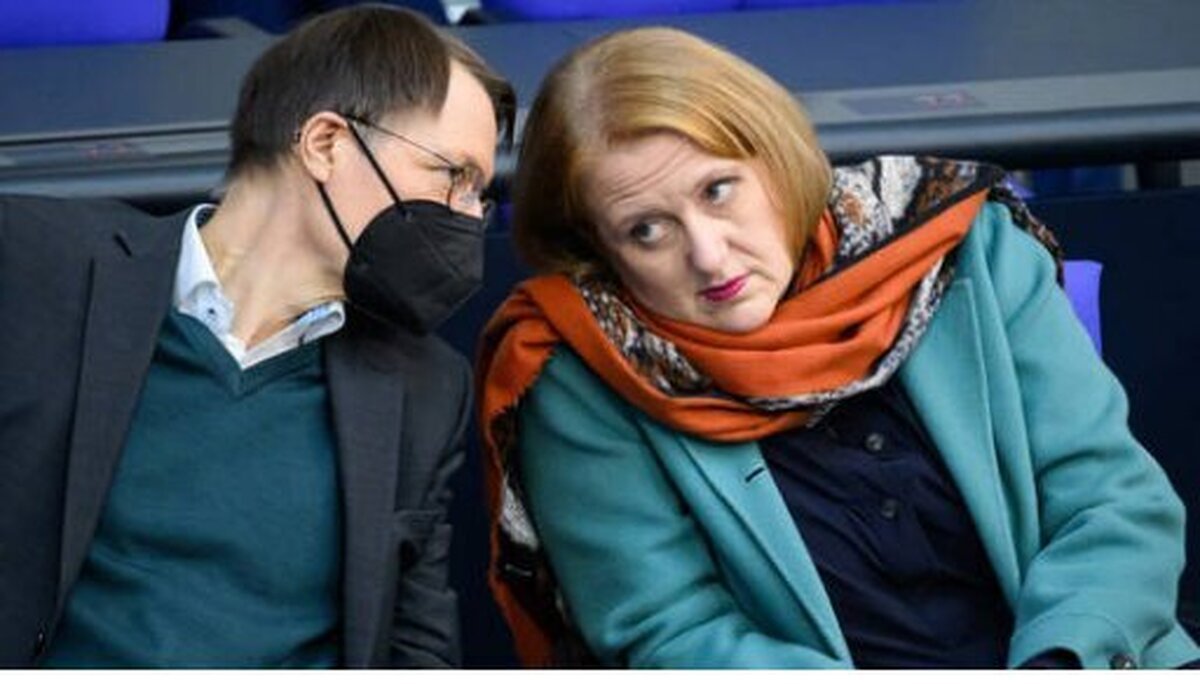 اشپیگل: قانونگذاران آلمانی سر کار سردشان است!