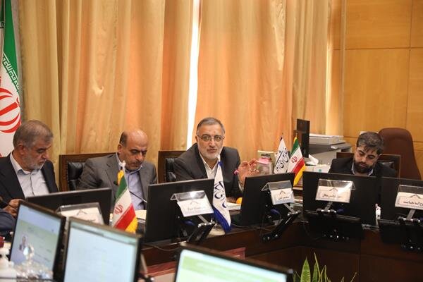 حضور شهردار تهران در کمیسیون امور داخلی