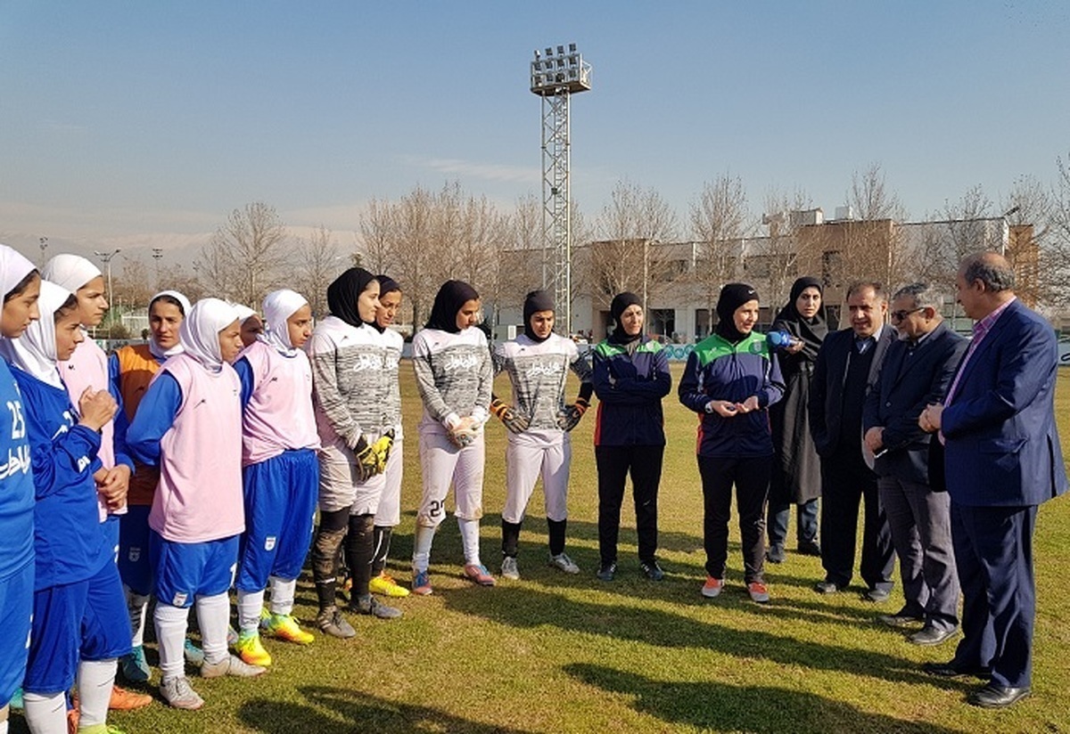 واکنش تاج به اعتراض زنان فوتبالیست: کسی حق ندارد به ملی‌پوشان ایراد بگیرد