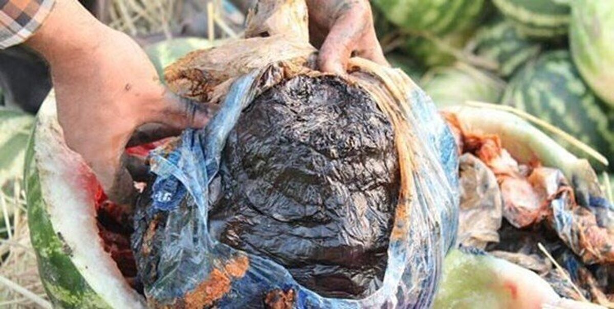 تصویر جاسازی تریاک در هندوانه/ 180 کیلوگرم مواد در بار میوه