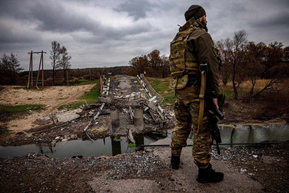 سربریدن اسیر اوکراینی/ کی‌یف: روسیه از داعش بدتر است