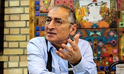 زیباکلام: حکومت باید در بحث حجاب جلوی تندرو‌ها را بگیرد