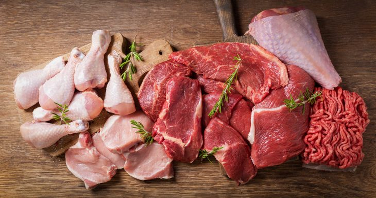 قیمت گوشت قرمز و مرغ در بازار امروز، دوشنبه ۲۸ فروردین ۱۴۰۲/ مرغ به ۹۰ هزار تومان رسید؟