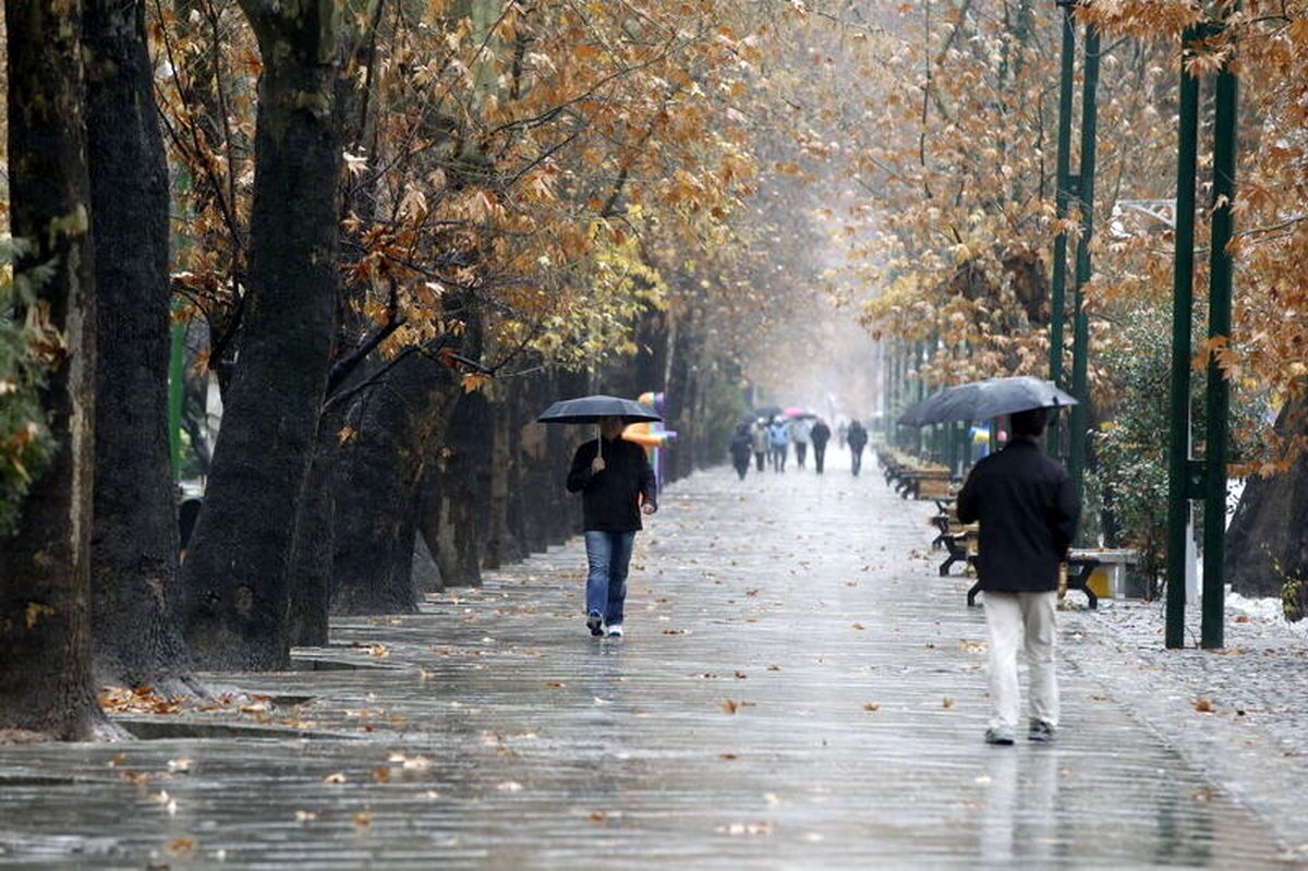 هواشناسی ۳۱ فروردین ۱۴۰۲/ گرما، باران پراکنده و گرد و خاک در استان‌های ایران