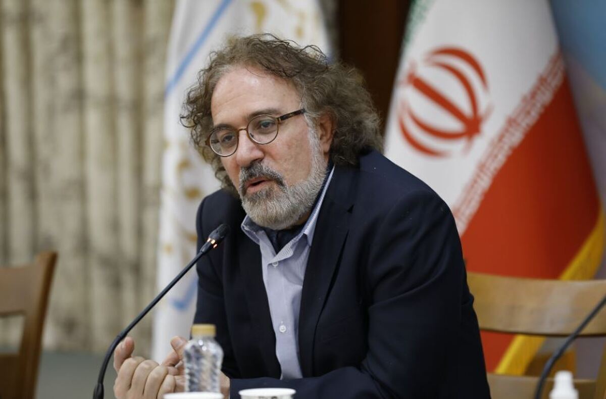 «ذوق کردیم که پوتین ۷۶ پله را به احترام رئیسی طی کرده و او را تحویل گرفته؟»
