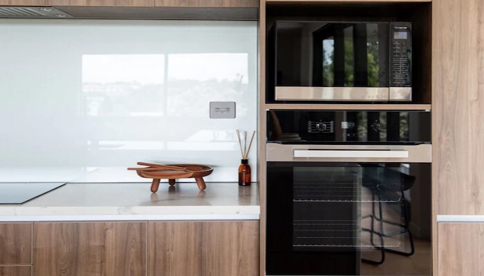 مزایا و معایب فر توکار برقی گازی چیست؟