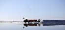 تصاویر| برداشت نمک از بستر خشک دریاچه ارومیه