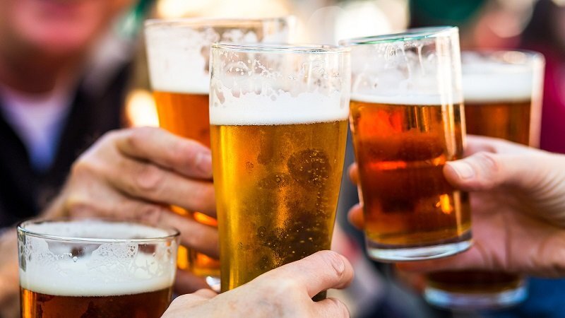 عوامل مصرف نوشیدنی‌های الکلی در دانش آموزان